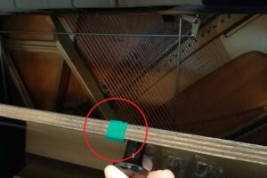 ピアノの雑音を防止するためのフェルト